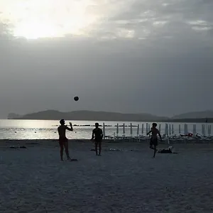 https://appartamento-fronte-mare-con-parcheggio-privato.in-sardinia.net